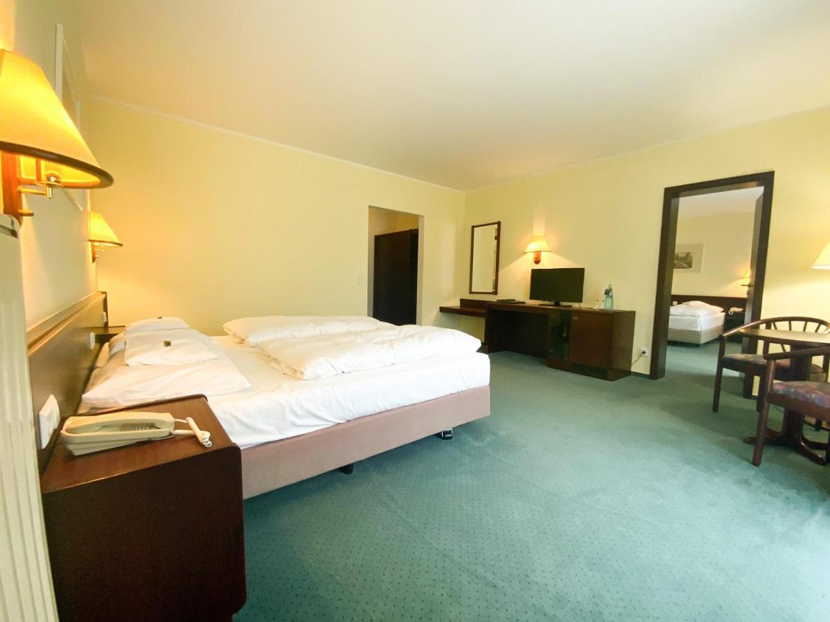 Heidehotel Lubast Ngoại thất bức ảnh